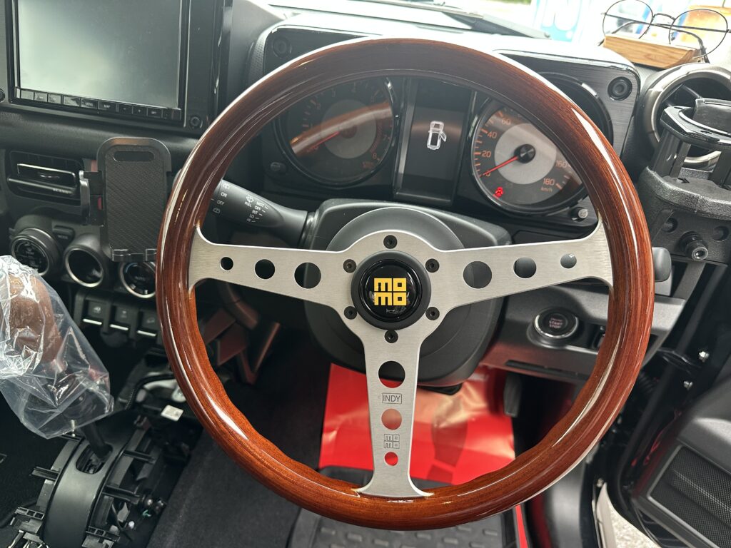 ジムニーシエラ　ハンドル　純正　新車外し スズキ ジムニー シエラ jb64 jb74 純正 ステアリング ハンドル 新車